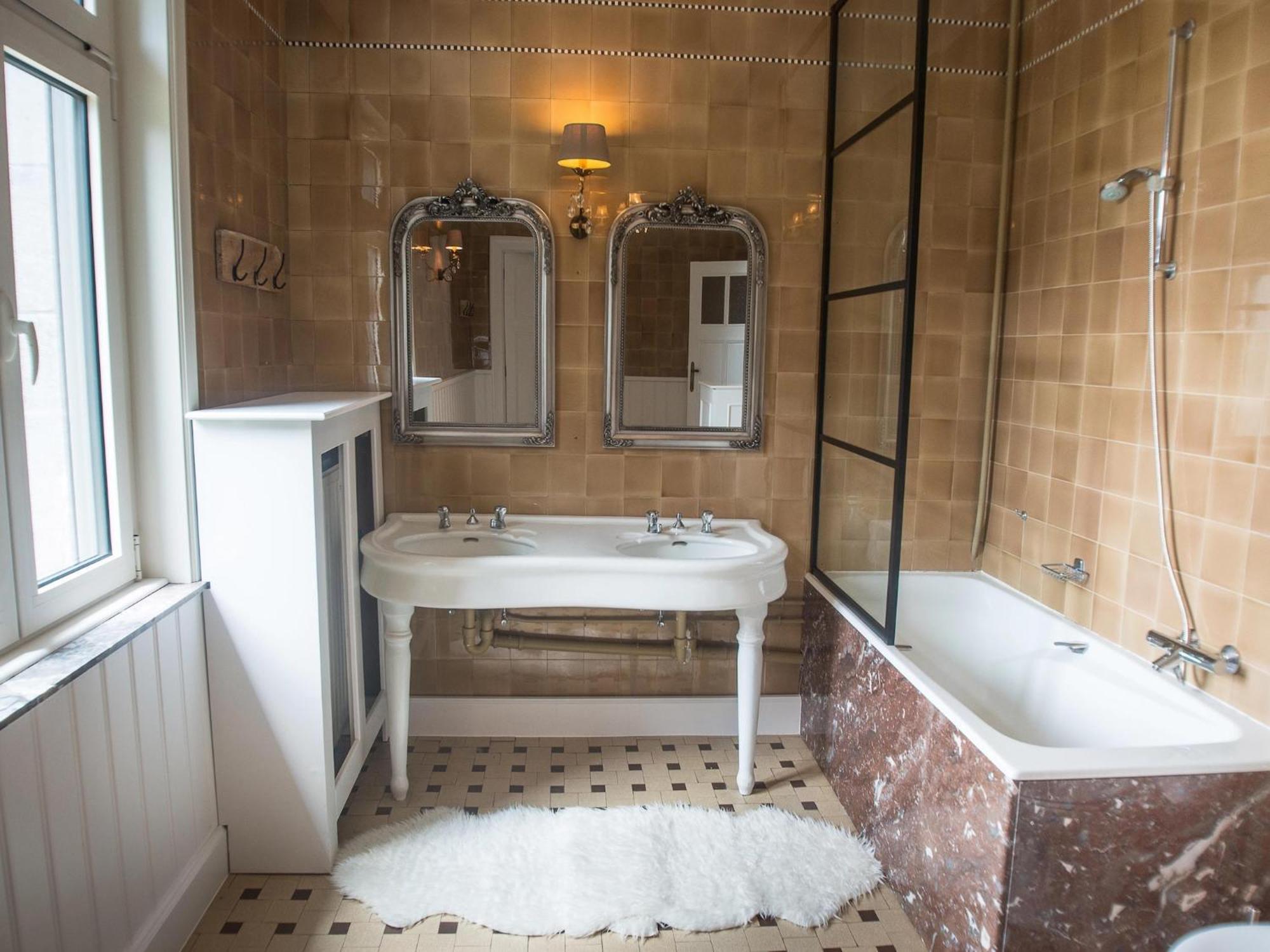 Luxurious Castle With Hot Tub In The Belgian Villa Jamoigne Exteriör bild